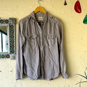 American Eagle Boyfriend Fit Button Down ❤️ size M